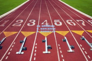 拜伦·斯科特盛赞里夫斯，他是同位置顶尖球员，自信铸就非凡之路