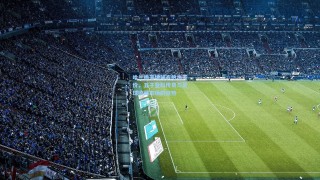 哈兰德落场球衣拍出天价，五子登科传奇与足球收藏市场的狂热