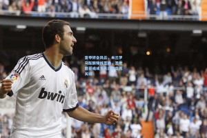 意甲转会风云，米兰罗马酝酿锋线互换，圣地亚哥或成多夫比克交易关键